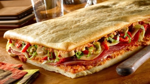Entremés de sándwich con masa para pizza